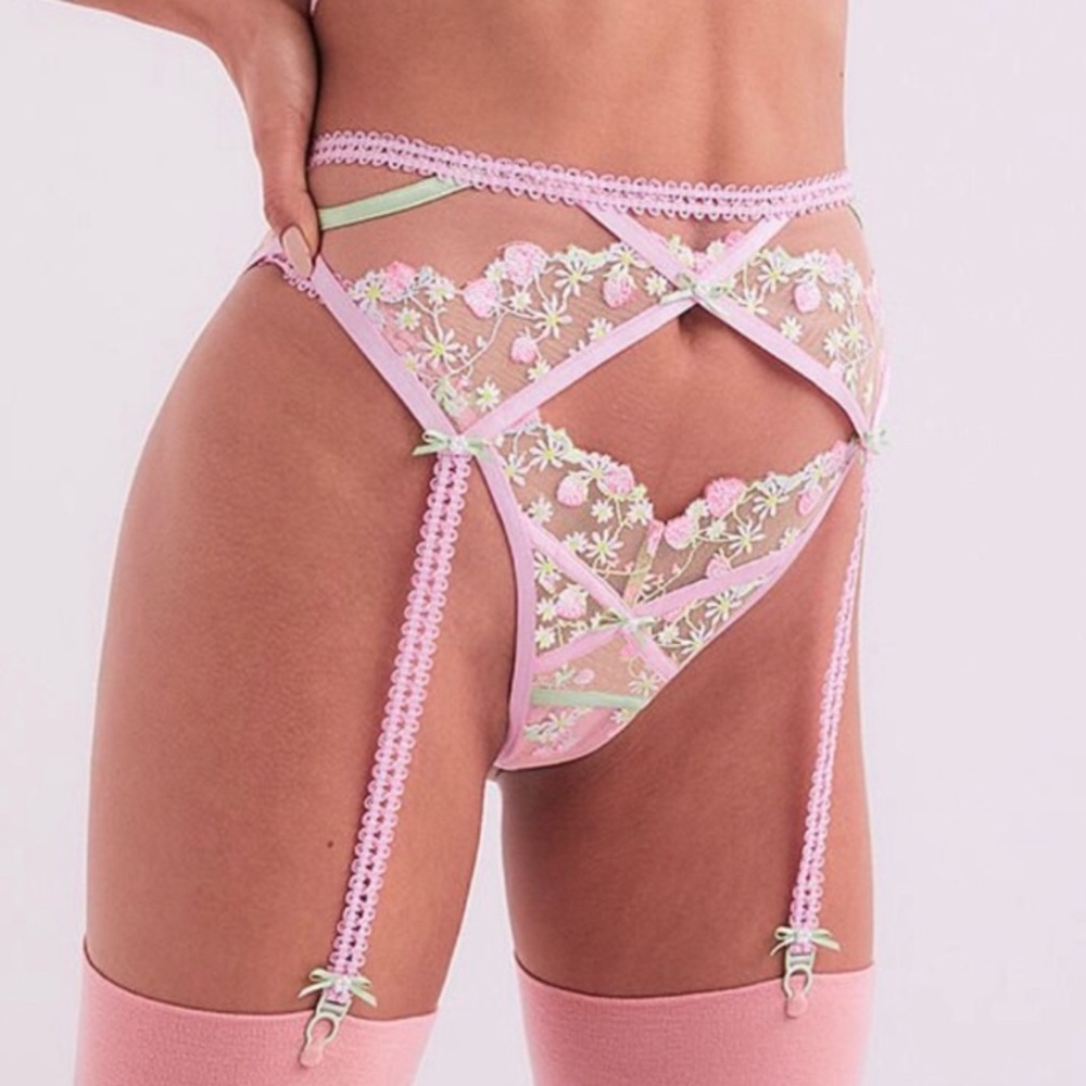 FOR LOVE & LEMONS NWT
Tutti Fruiti Shimmer Garter size M